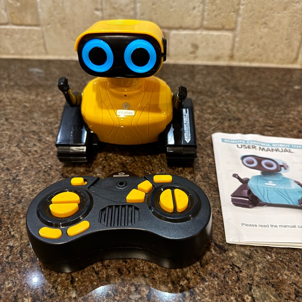 Remote Control Robot Toy With LED Eyes Flexible Head And Arms